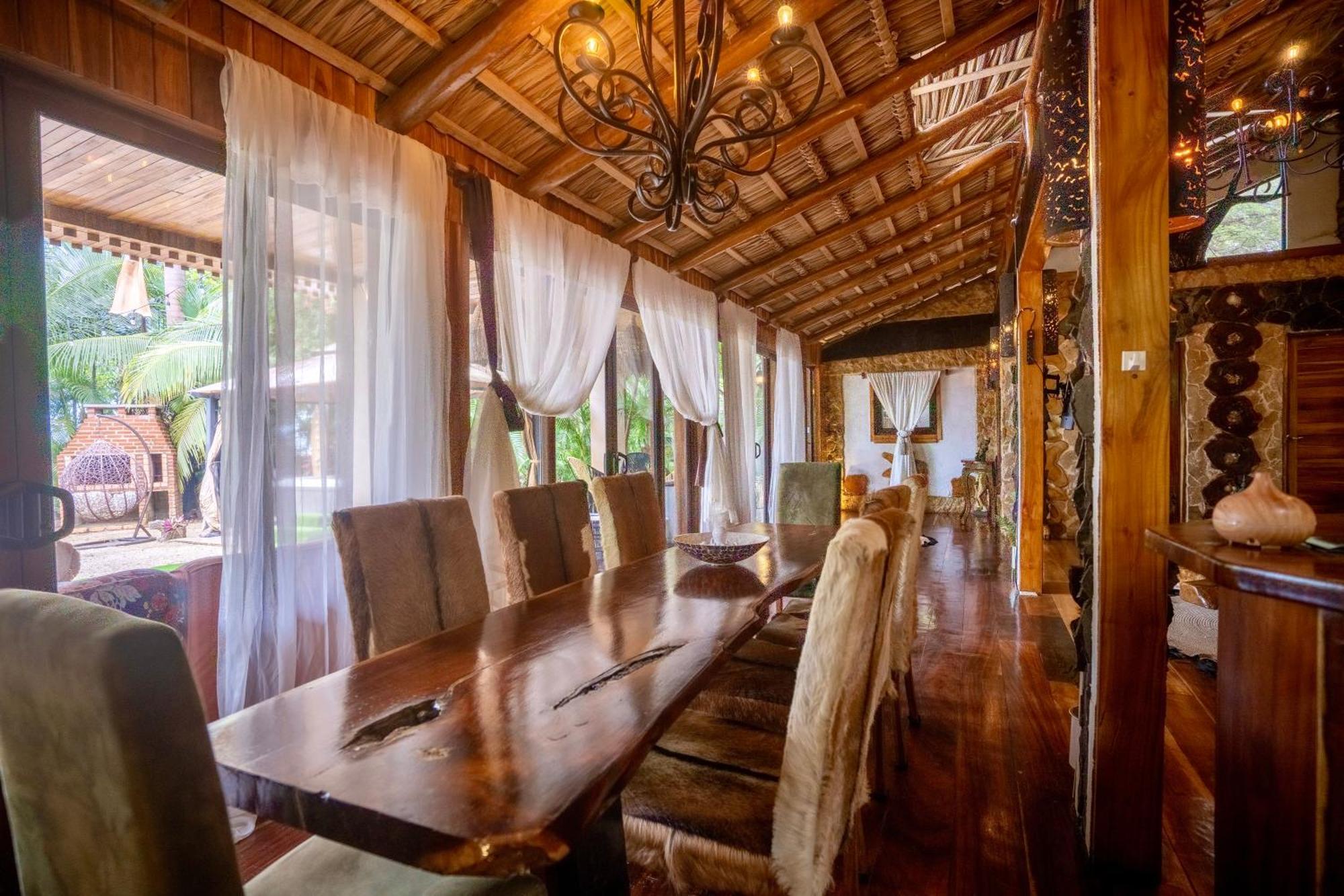 Ocho Artisan Hotel