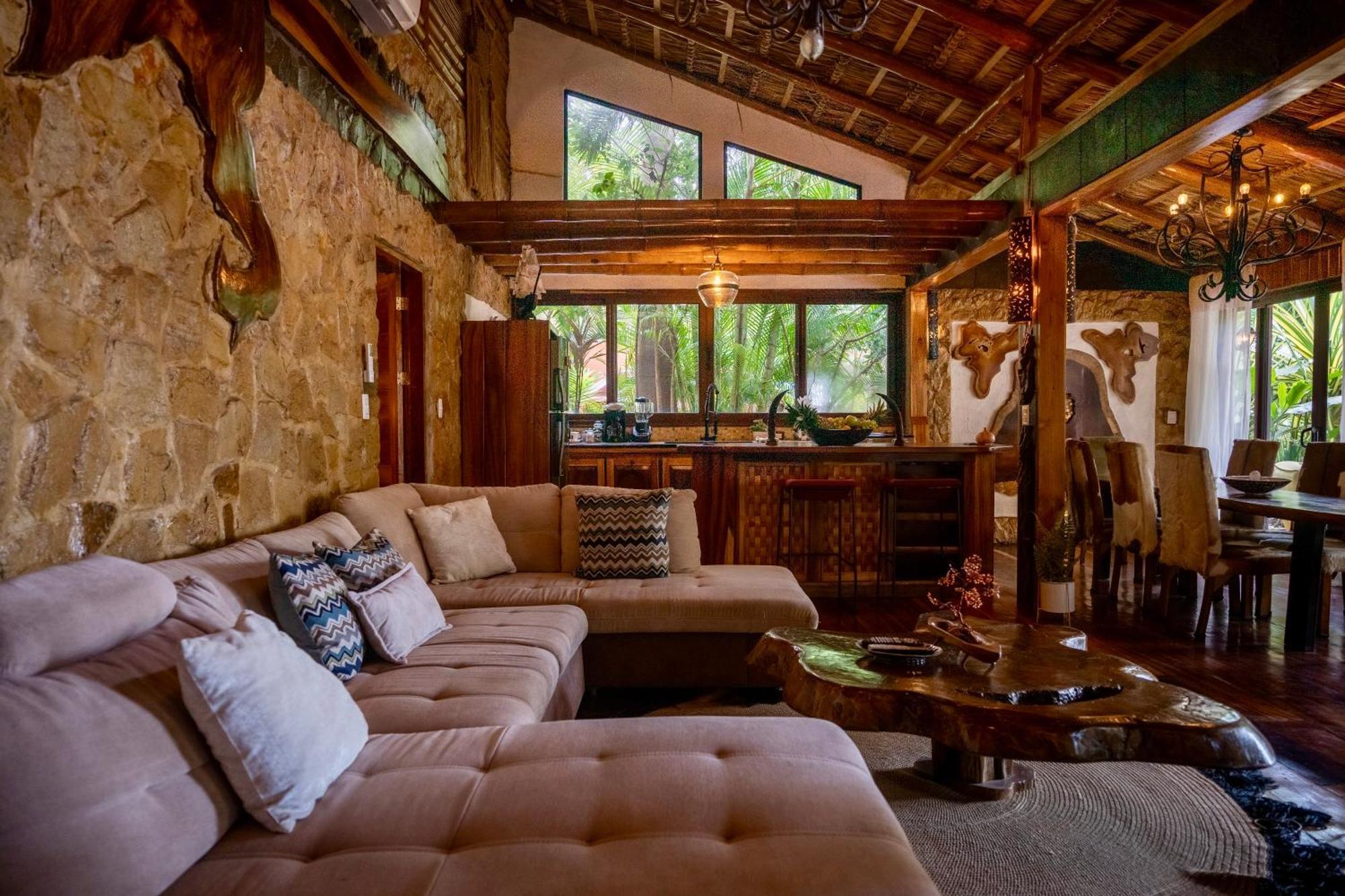 Ocho Artisan Hotel Tamarindo